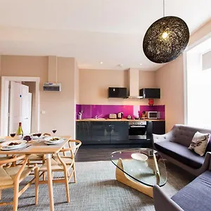 The Spires Serviced Apartamento