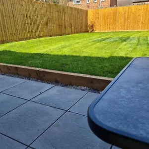 Lovely4 Bedroom House Close To Uni/m1 Holiday home