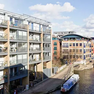 https://modern-rooms-in-central-london.cambridgehotelsuk.com
