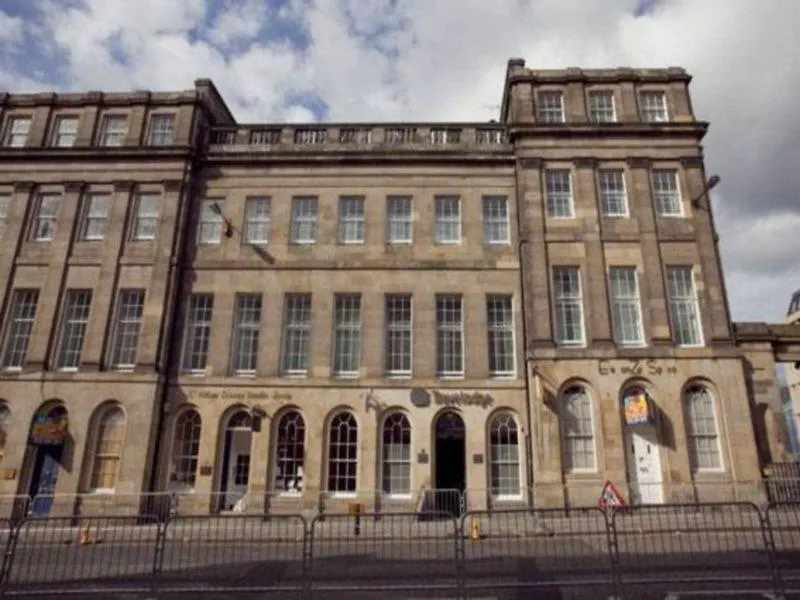 Travelodge Edinburgh Central Waterloo Place Hotel